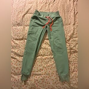 Jade Zamora Jogger Scrub Pants (Small Petite)